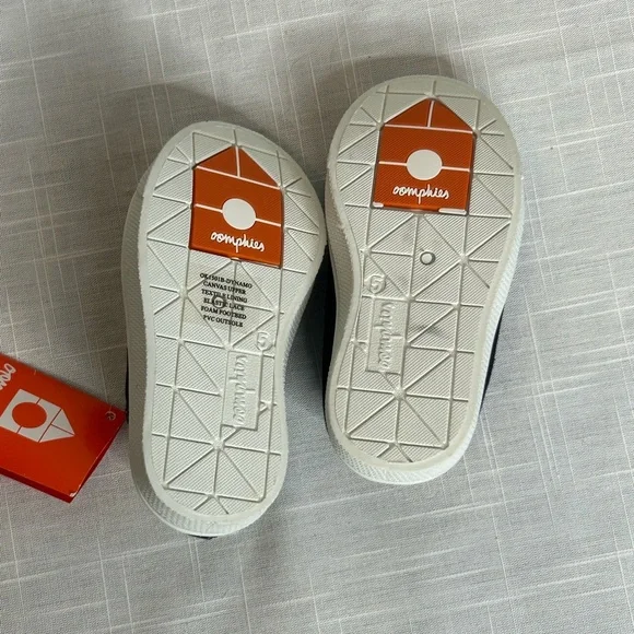 Oomphies NWT Toddlers Tennis Shoe Size 5 1/2” Length. Black with Neon Green - Picture 7 of 10